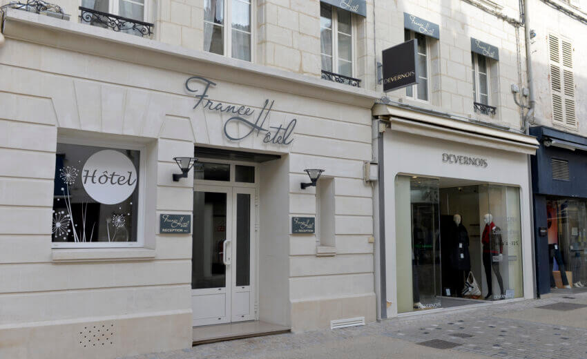 Devanture France Hôtel Niort